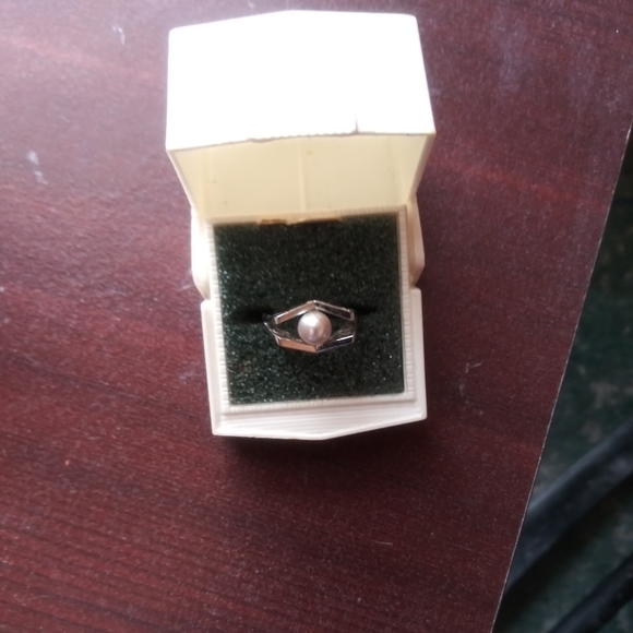 Sterling silver fresh water pearl ring - Picture 4 of 7